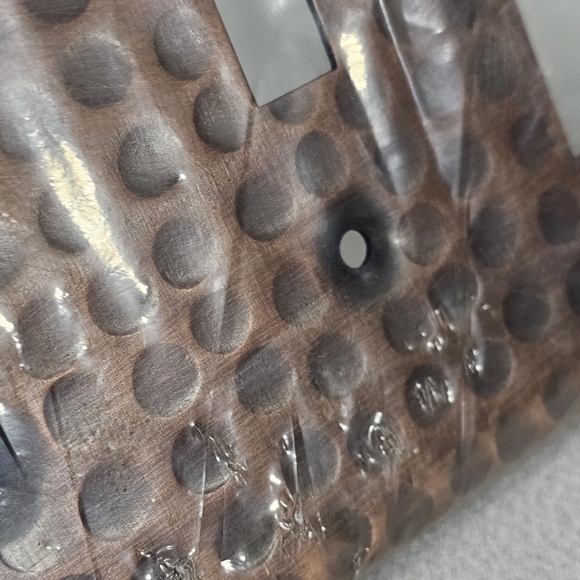 Pure Copper Hammered 2 Toggle/1 Rocker Wall Plate - Picture 2 of 7